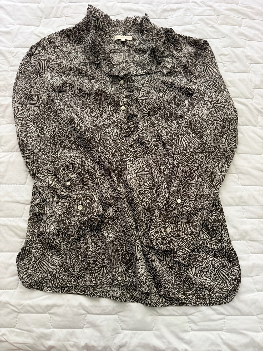 ANN MASHBURN Dark Brown and White Ruffle-Trim Button Blouse